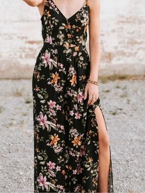 Black Floral Spaghetti-Strap Jumpsuit with Pockets - Size Small